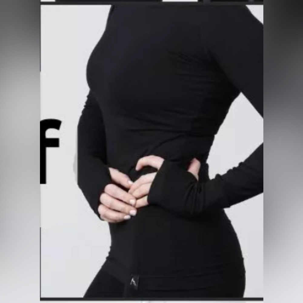 NWT Rokwolf Woman's Workout Lounge
Long Sleeve Essentials Iron Gate size L